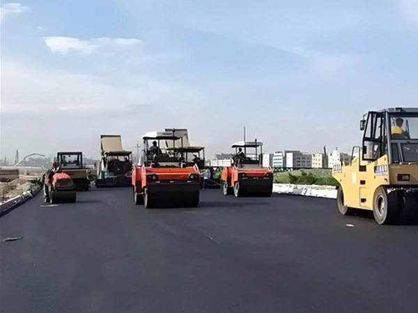 改性沥青道路施工